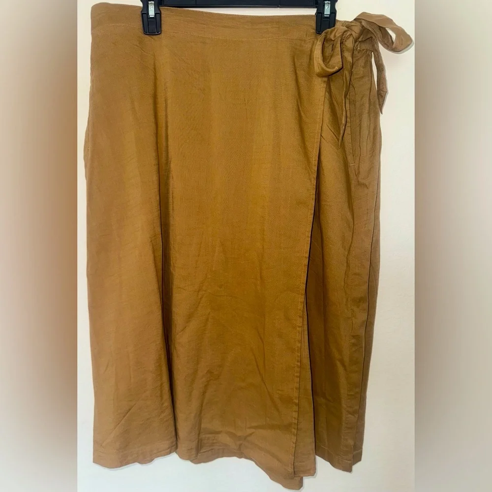 Women's Croft & Barrow Tie-Front Faux Wrap Mid-Rise Skirt - Picture 1 of 11